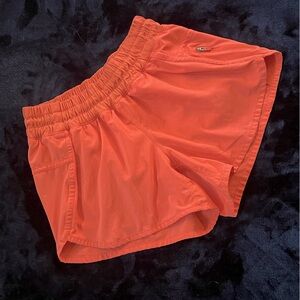 Hotty hots - size 4. Excellent condition! Beautiful coral color